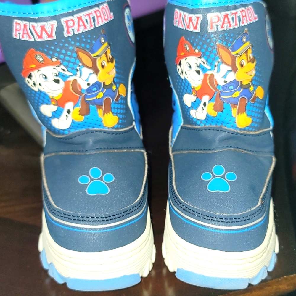 Paw patrol toddler size 6 snow boots